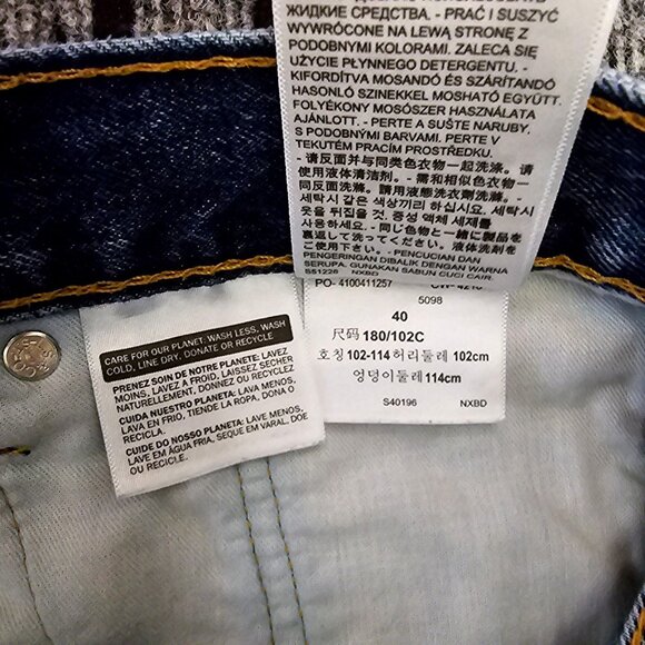 Men's Levi 502 Distressed Denim Shorts W40L - Picture 4 of 9